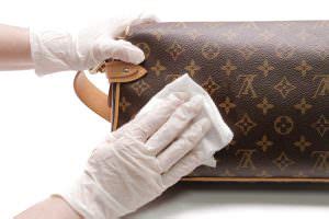 come pulire la pelle di una borsa louis vuitton|Guida a: come pulire e prendersi cura del proprio Louis Vuitton.